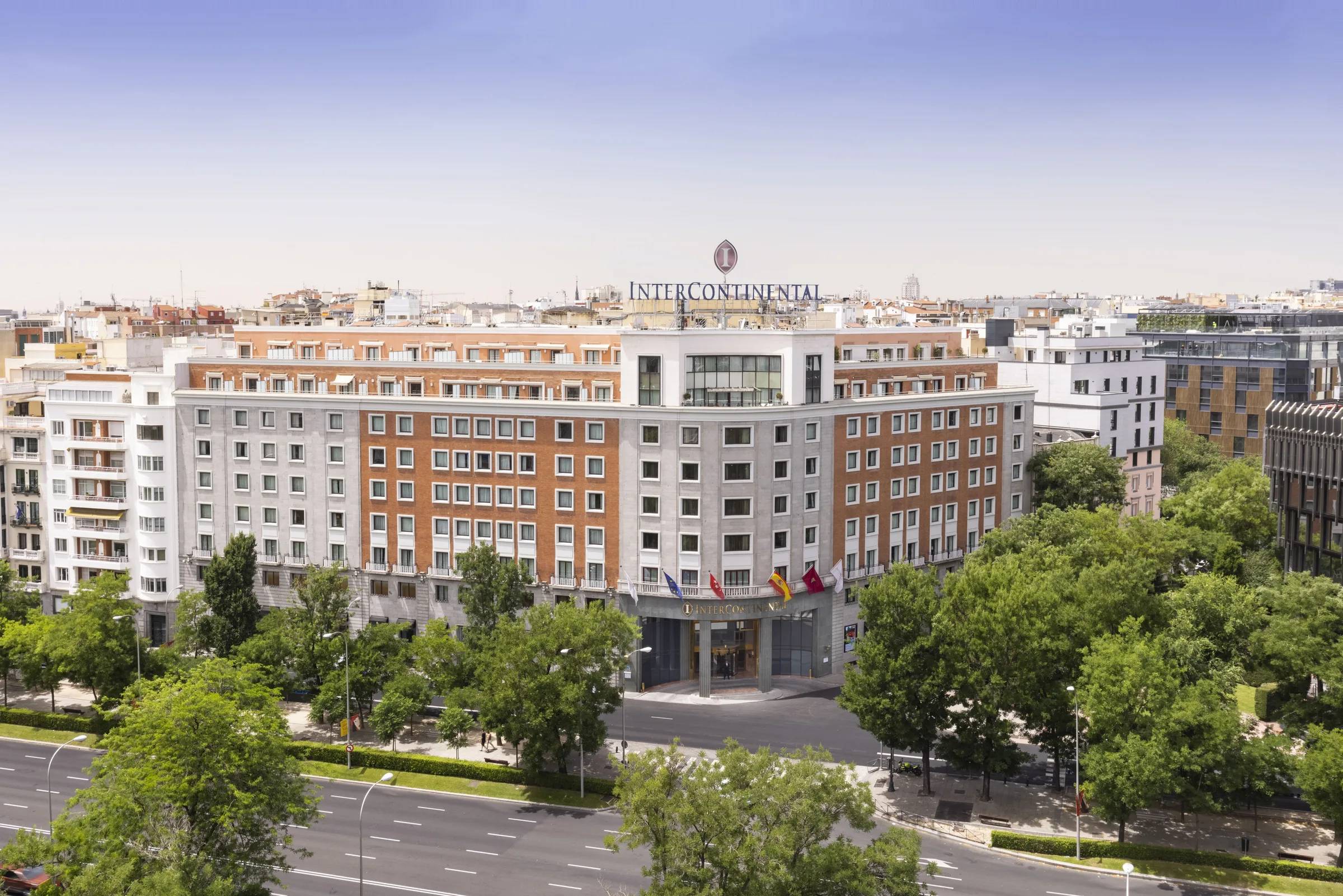 La Memoria de la Piedra: Mi paso por el InterContinental Madrid y el Arte de Habitar el Mito