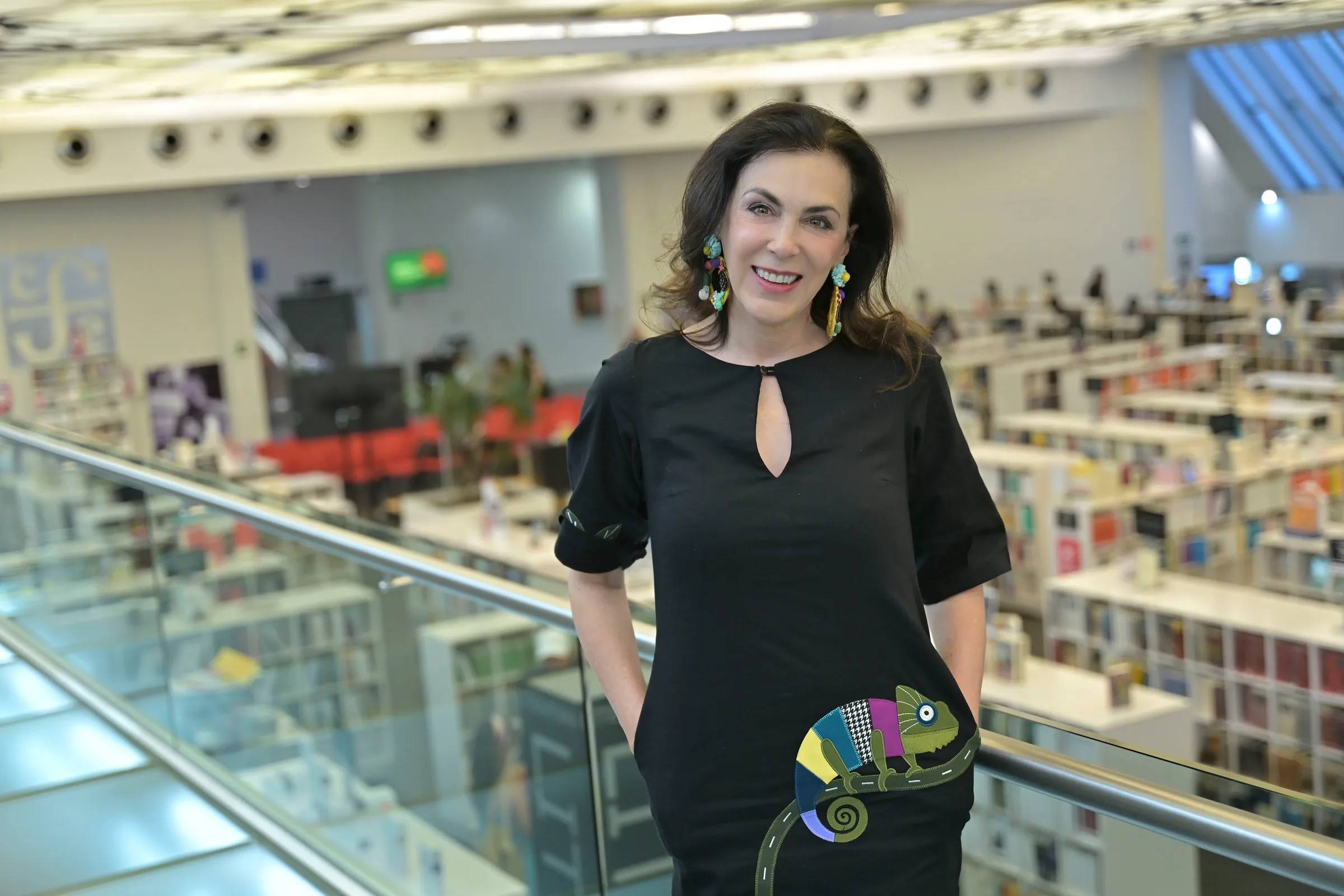 Entre letras y causas: Claudia Marcucetti y la vocación de transformar vidas a través de Niños en Alegría
