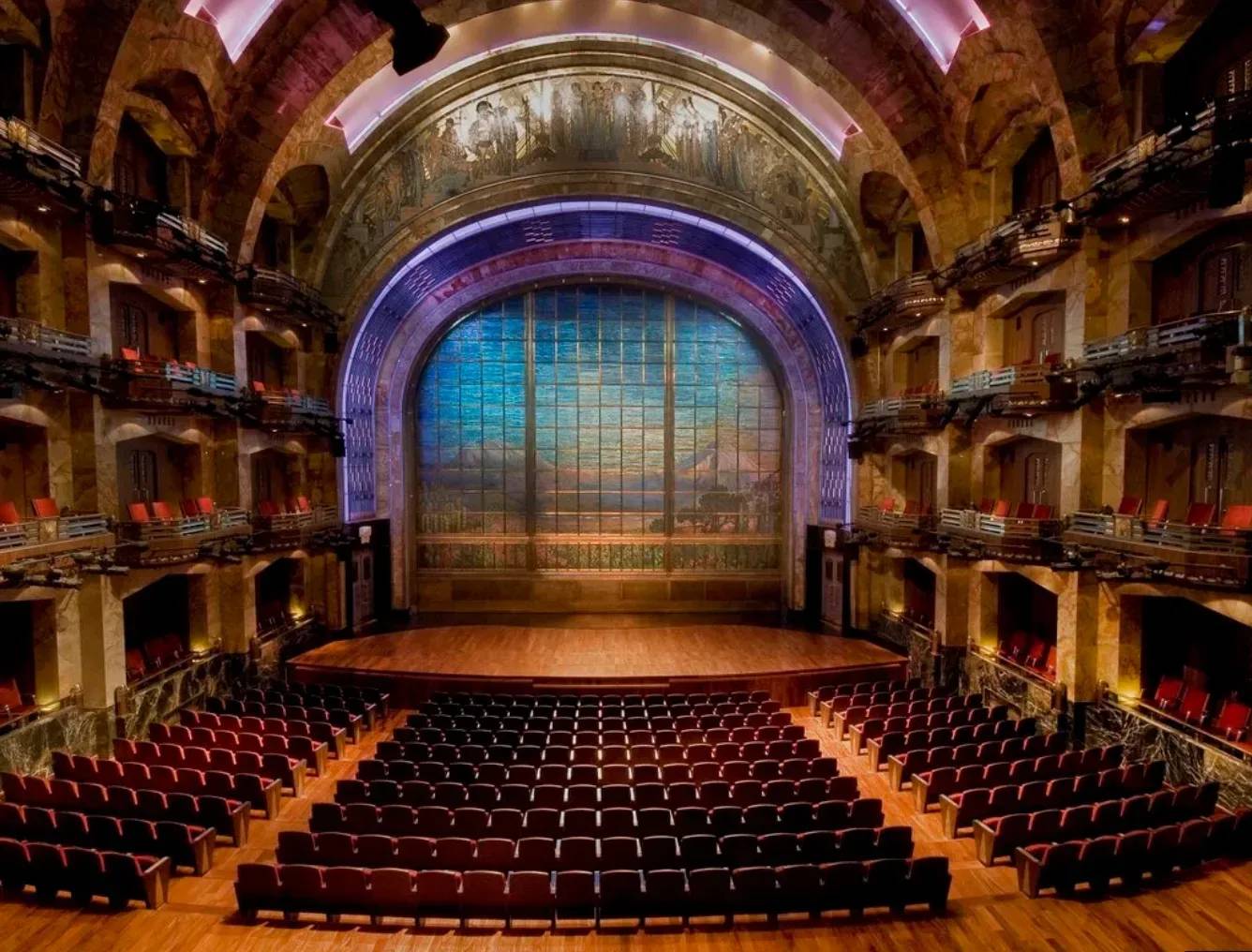 El telón Tiffany de Bellas Artes: un millón de fragmentos de México