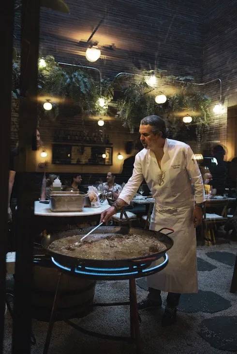 Arroz de Autor: Fran López Abad Rinde Homenaje al Día Mundial de la Paella