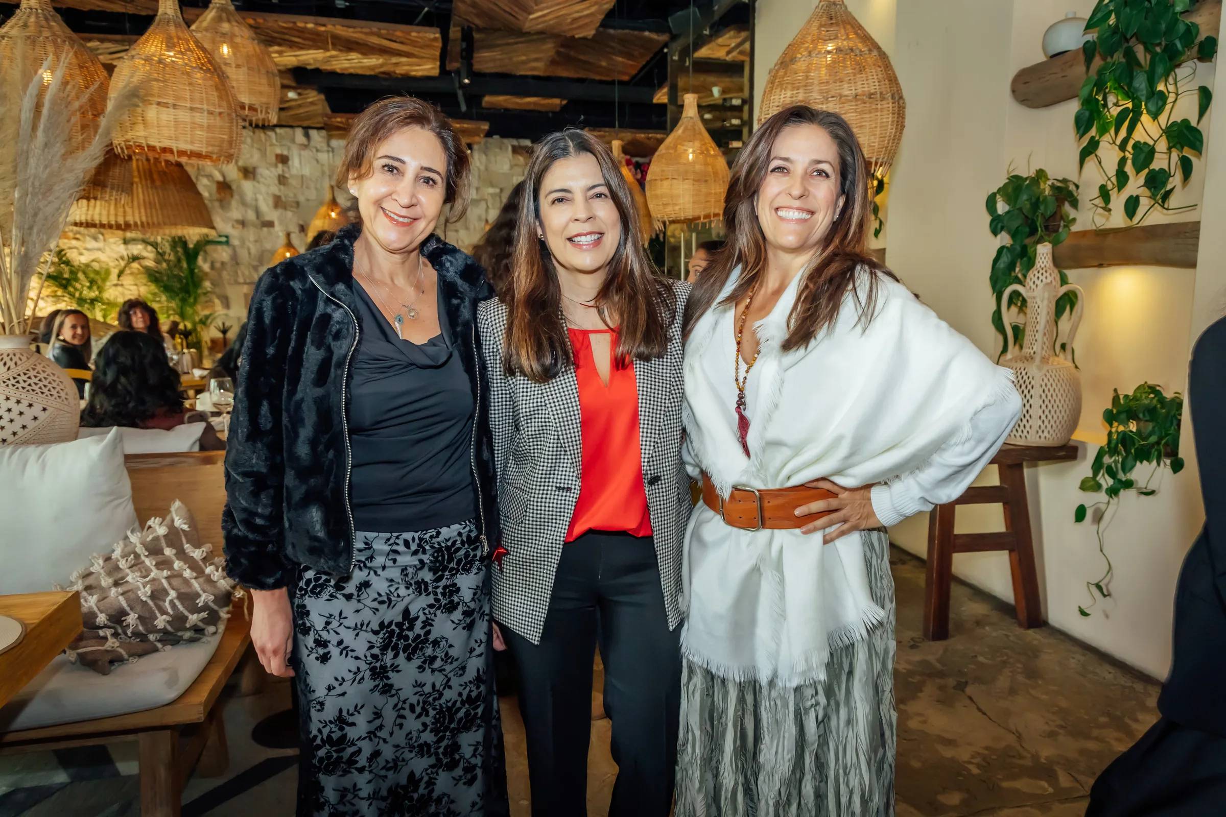 JOSEFINA NAVA Y KARLA SENTIES.jpg